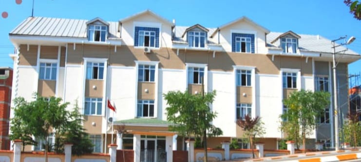 Çayırova Talebe Yurdu binası dış görünüm